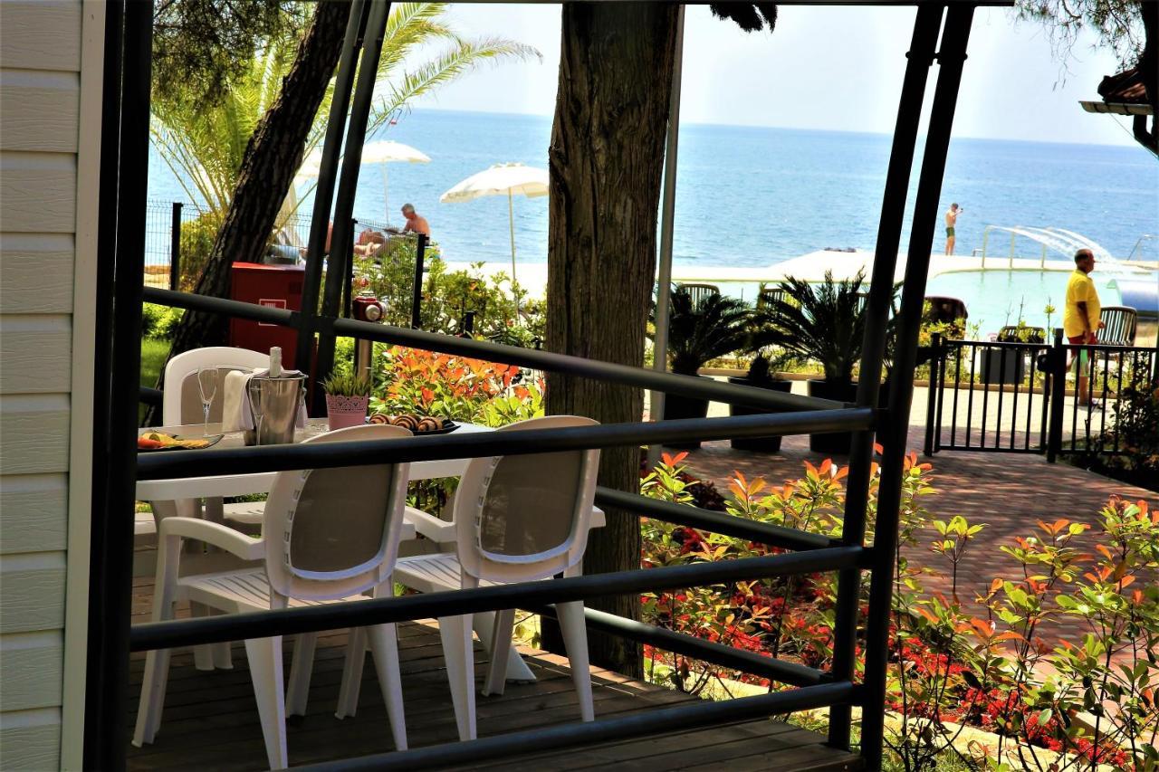 Boutique Camping Materada Beach โปเรช ภายนอก รูปภาพ