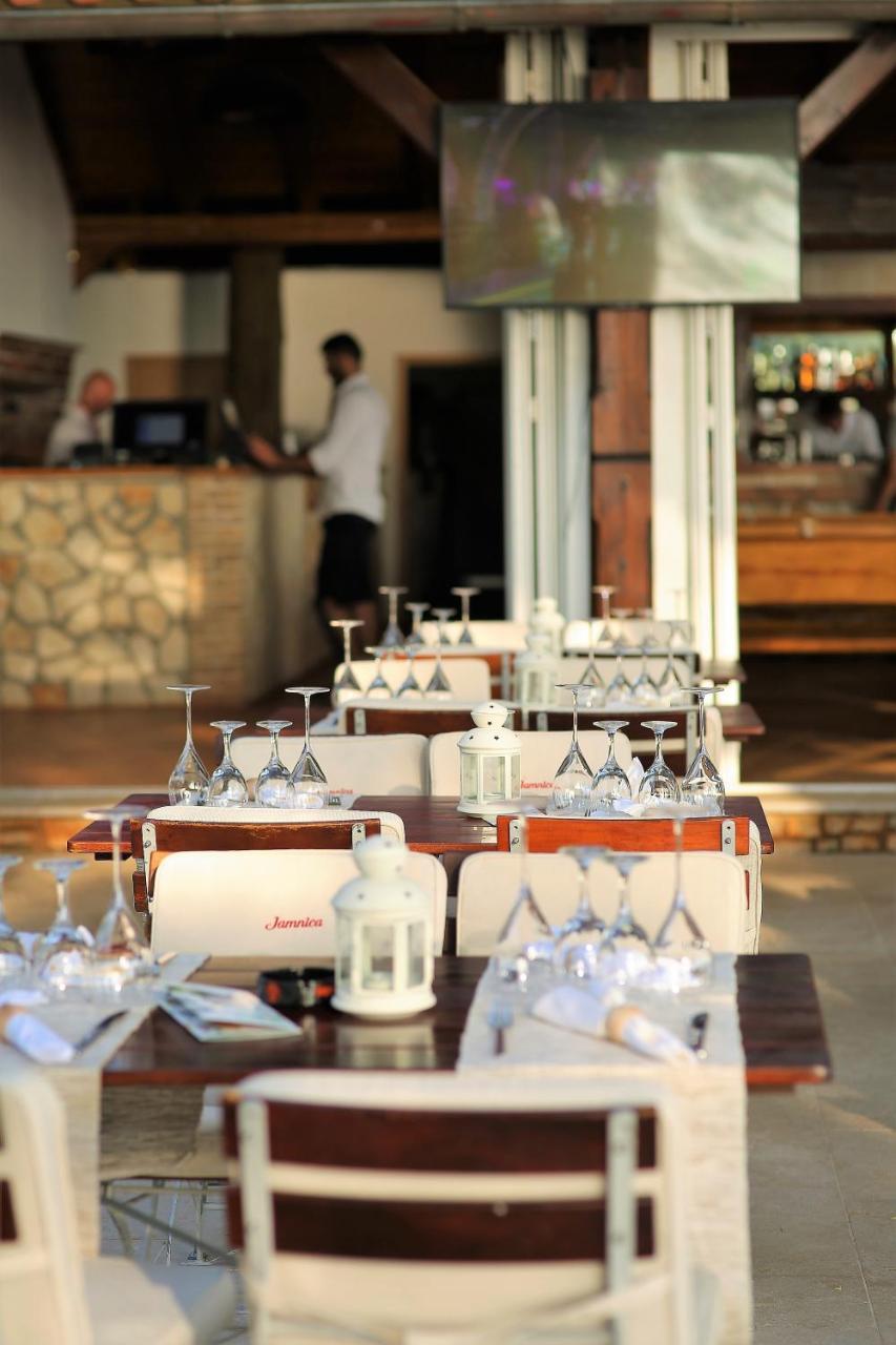 Boutique Camping Materada Beach โปเรช ภายนอก รูปภาพ