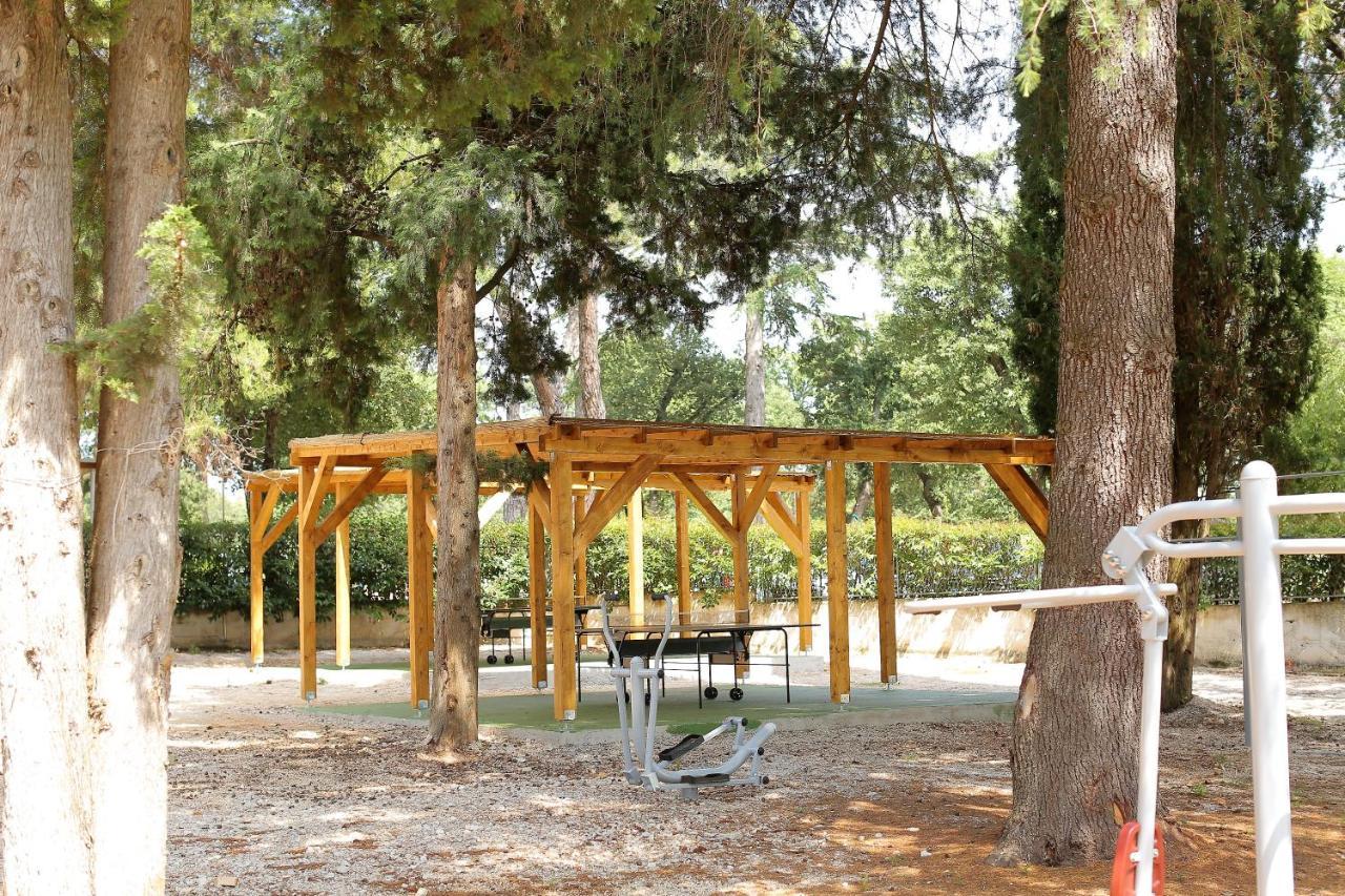 Boutique Camping Materada Beach โปเรช ภายนอก รูปภาพ
