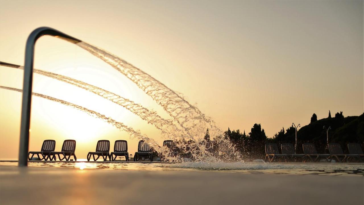 Boutique Camping Materada Beach โปเรช ภายนอก รูปภาพ